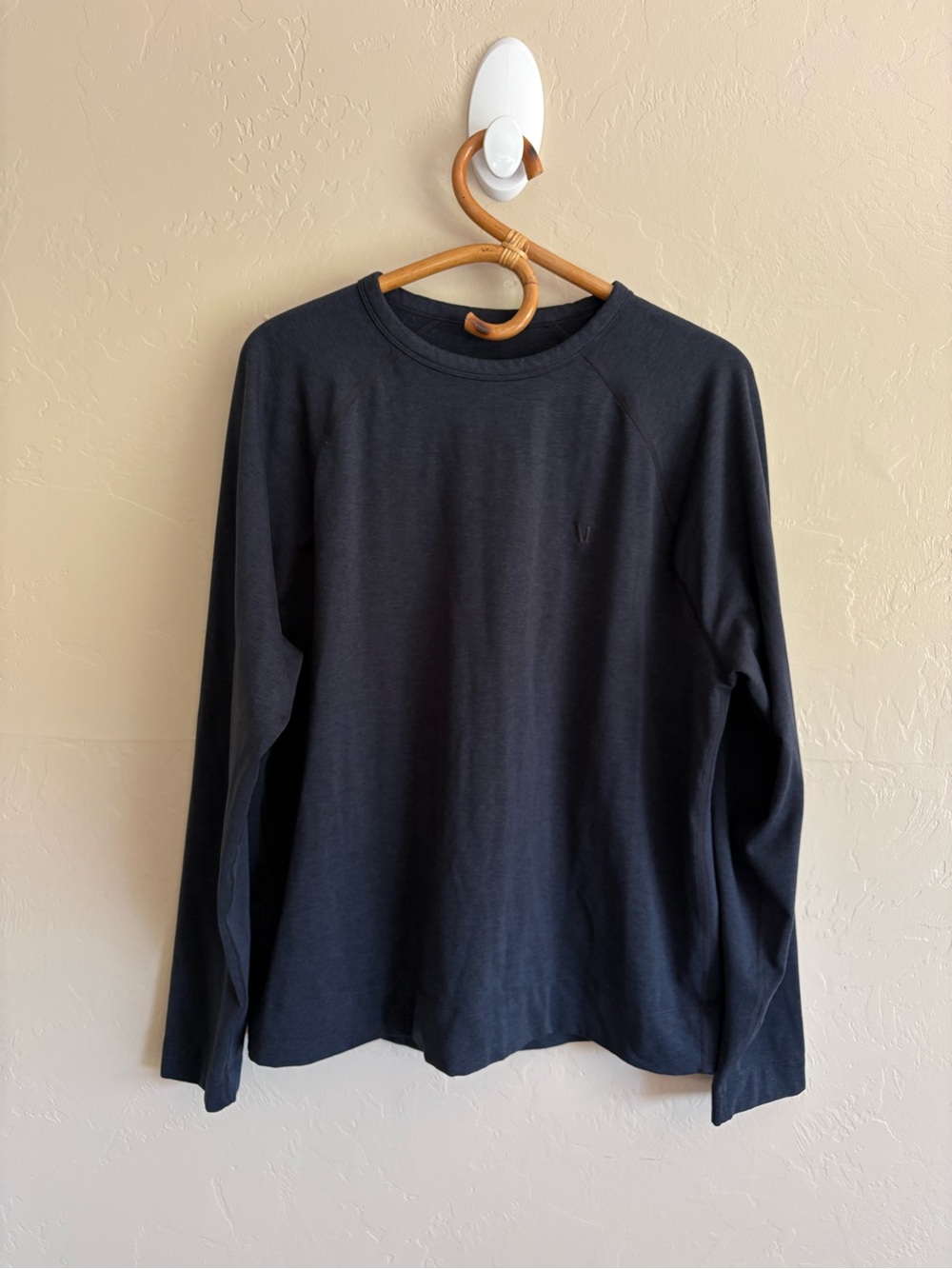Vuori Men’s Coronado Crewneck Sweatshirt Pullover Navy Blue Size Large V260